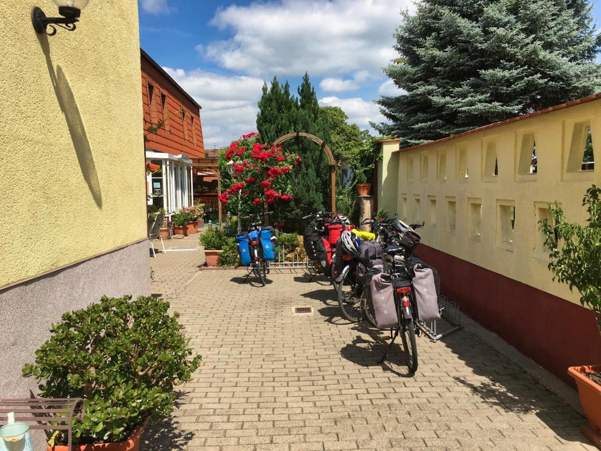 Pension Luisenhof Tangermünde Esterno foto